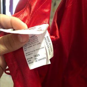 Red dress size 16 or XXL. Wore it once for a wedding. Wanna get rid of it ASAP